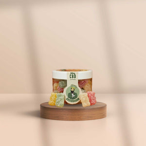 GreenBaron CBD-Gummibärchen – 1000 mg CBD, 50 Stück im Glas, bunt gemischte Bären mit Zuckermantel, Produktfoto mit Markenetikett